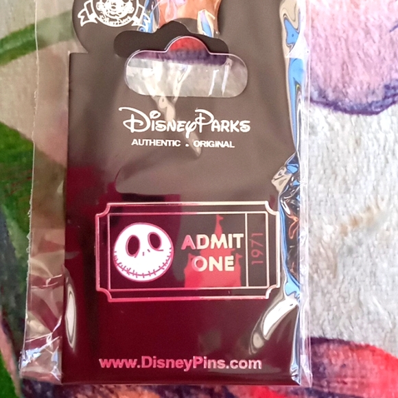 DISNEY JACK SKELETON TICKET PIN - Picture 7 of 7